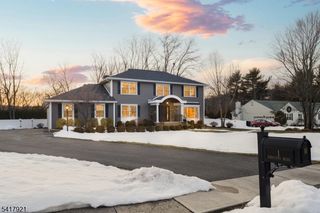 1 Radcliffe Dr, Roxbury Twp., NJ 07876