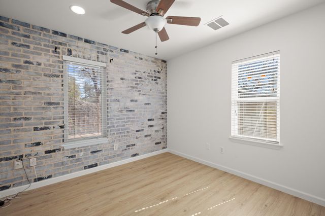 3203 South Oak DR, Austin, TX 78704