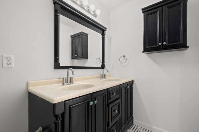 3203 South Oak DR, Austin, TX 78704