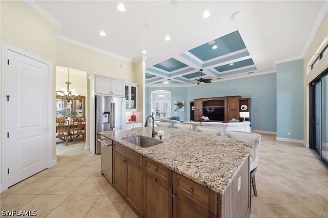 8816 Savona CT, Naples, FL 34119