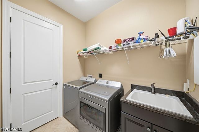 8816 Savona CT, Naples, FL 34119
