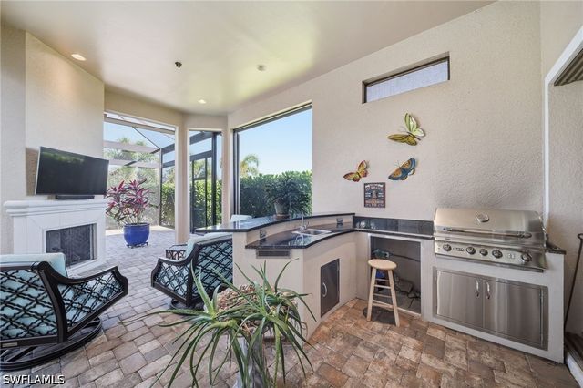 8816 Savona CT, Naples, FL 34119