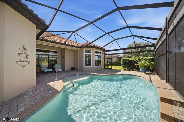 8816 Savona CT, Naples, FL 34119