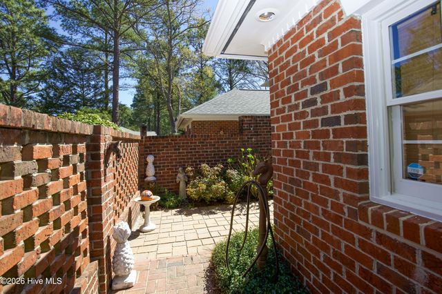 3 Drayton Court, Southern Pines, NC 28387