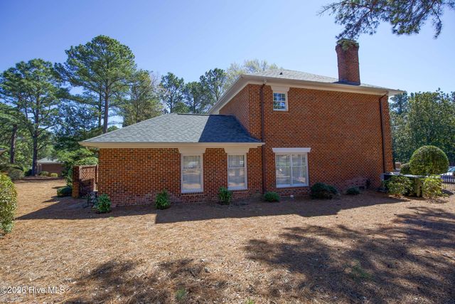 3 Drayton Court, Southern Pines, NC 28387