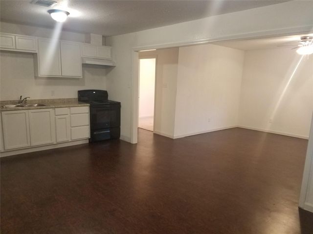 5234 Ripplebrook Drive, Houston, TX 77045