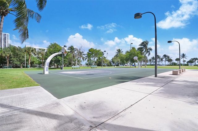 2000 N Bayshore Dr 307, Miami, FL 33137