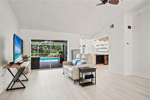 2667 River Reach DR, Naples, FL 34104