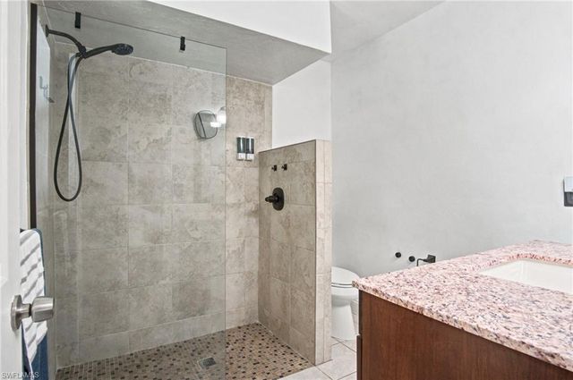 2667 River Reach DR, Naples, FL 34104