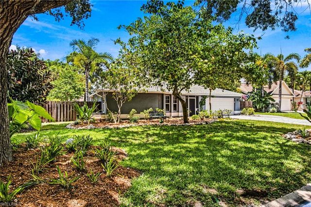 2667 River Reach DR, Naples, FL 34104