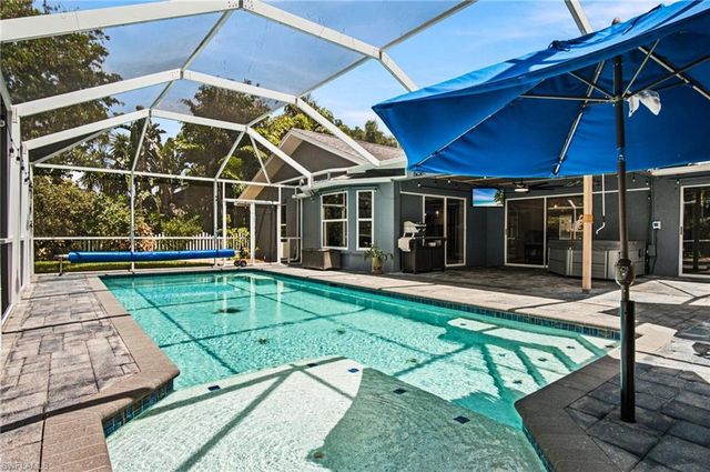 2667 River Reach DR, Naples, FL 34104