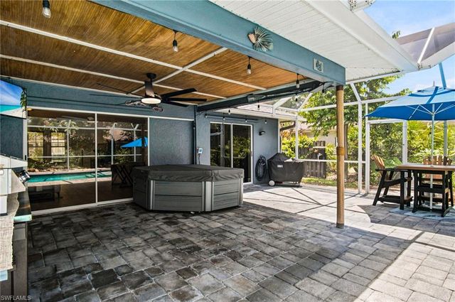 2667 River Reach DR, Naples, FL 34104