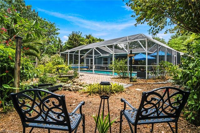 2667 River Reach DR, Naples, FL 34104