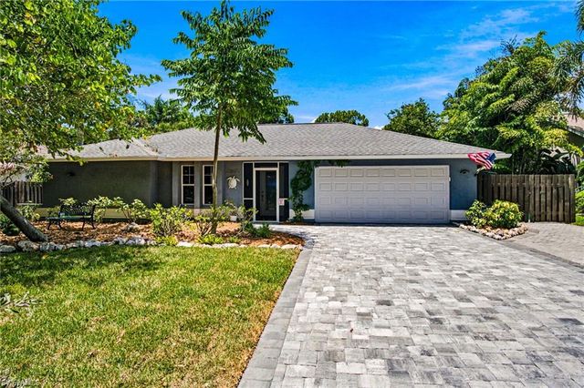 2667 River Reach DR, Naples, FL 34104
