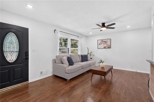 3737 N Walrond Avenue, Kansas City, MO 64117