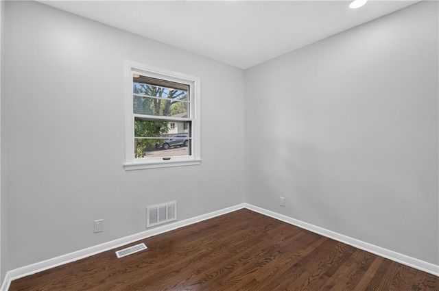3737 N Walrond Avenue, Kansas City, MO 64117
