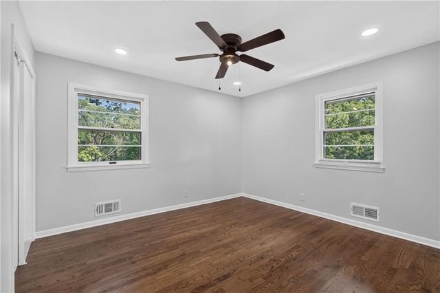 3737 N Walrond Avenue, Kansas City, MO 64117