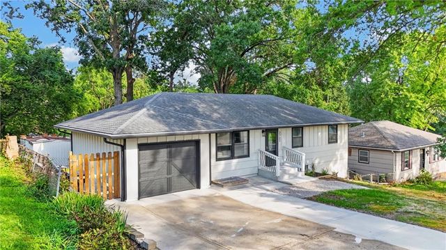 3737 N Walrond Avenue, Kansas City, MO 64117