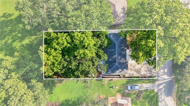 3737 N Walrond Avenue, Kansas City, MO 64117