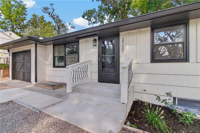 3737 N Walrond Avenue, Kansas City, MO 64117
