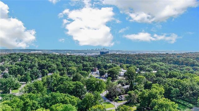 3737 N Walrond Avenue, Kansas City, MO 64117