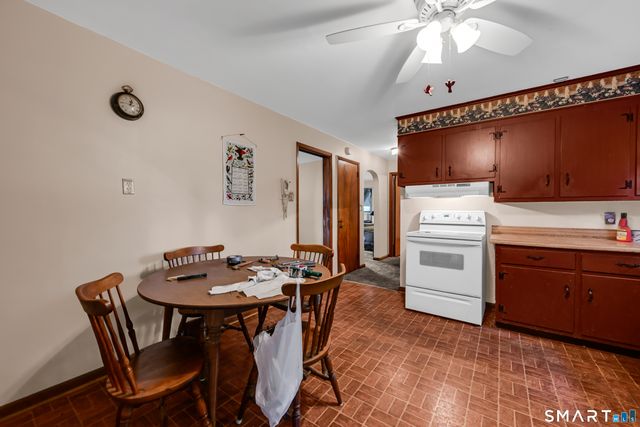 95 Lake Avenue, Trumbull, CT 06611