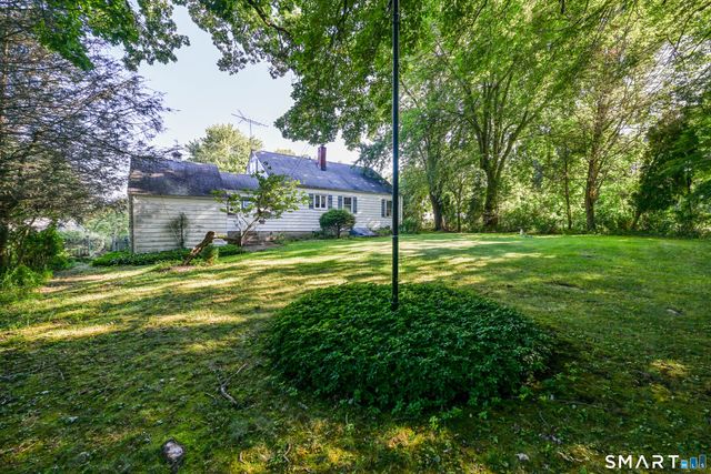 95 Lake Avenue, Trumbull, CT 06611
