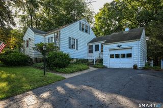 95 Lake Avenue, Trumbull, CT 06611