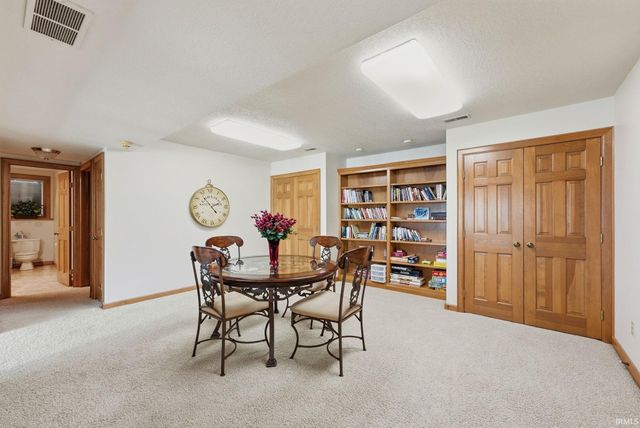 910 Calverton Court, Fort Wayne, IN 46825