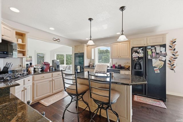 910 Calverton Court, Fort Wayne, IN 46825