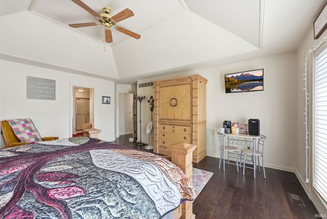 910 Calverton Court, Fort Wayne, IN 46825