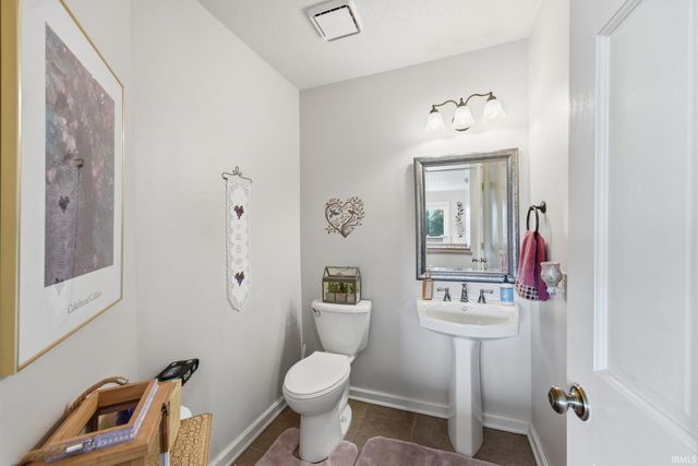 910 Calverton Court, Fort Wayne, IN 46825