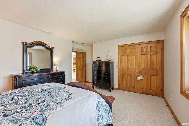 910 Calverton Court, Fort Wayne, IN 46825