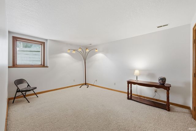 910 Calverton Court, Fort Wayne, IN 46825