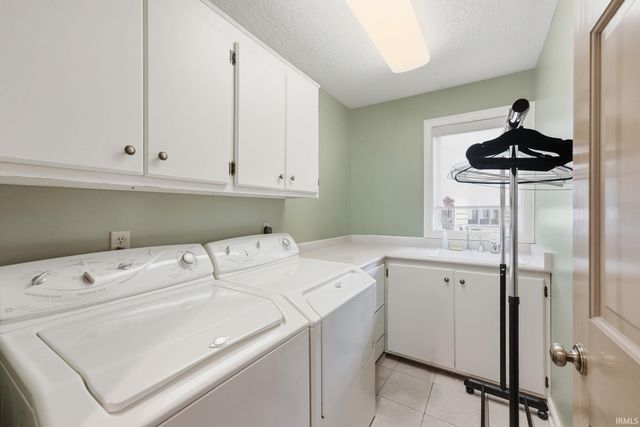 910 Calverton Court, Fort Wayne, IN 46825