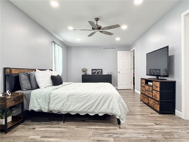 810 Town and Country Lane, Trenton, MO 64683