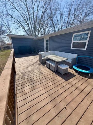 810 Town and Country Lane, Trenton, MO 64683