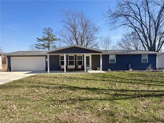 810 Town and Country Lane, Trenton, MO 64683