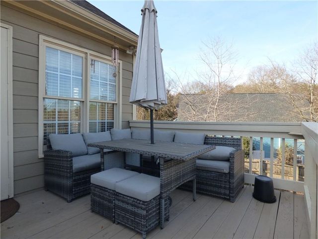 12 Green Apple Court, Taylorsville, GA 30178