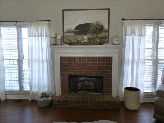 12 Green Apple Court, Taylorsville, GA 30178