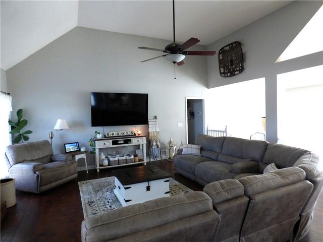 12 Green Apple Court, Taylorsville, GA 30178