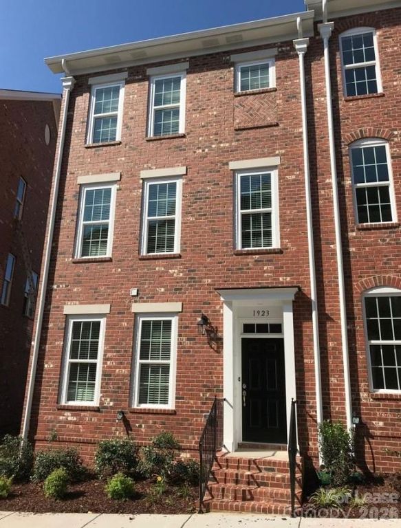 1923 Winpole Lane, Charlotte, NC 28273
