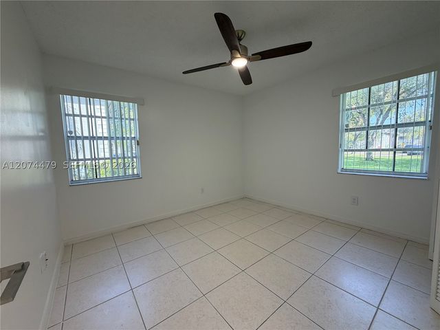 423 NE 210th Cir Ter 104-25, Miami, FL 33179