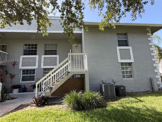 423 NE 210th Cir Ter 104-25, Miami, FL 33179