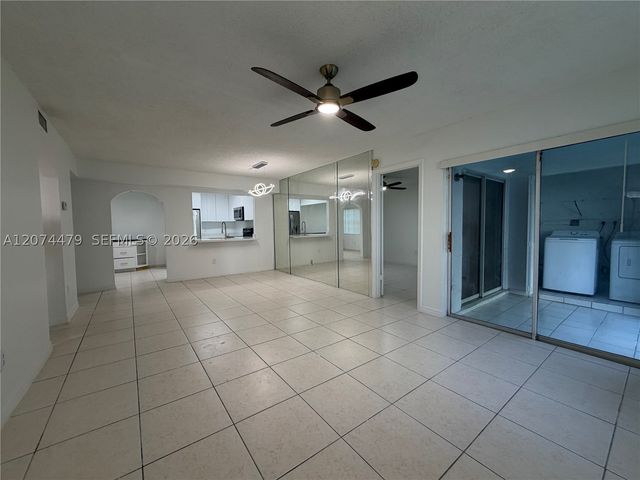 423 NE 210th Cir Ter 104-25, Miami, FL 33179