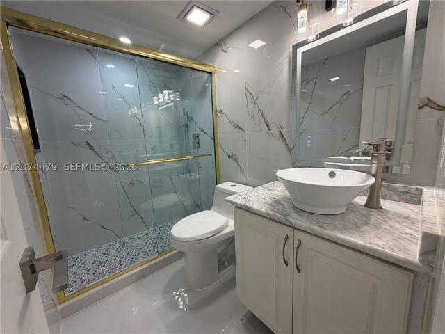 423 NE 210th Cir Ter 104-25, Miami, FL 33179