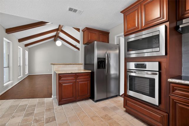 1927 Hidden Creek Drive, Kingwood, TX 77339