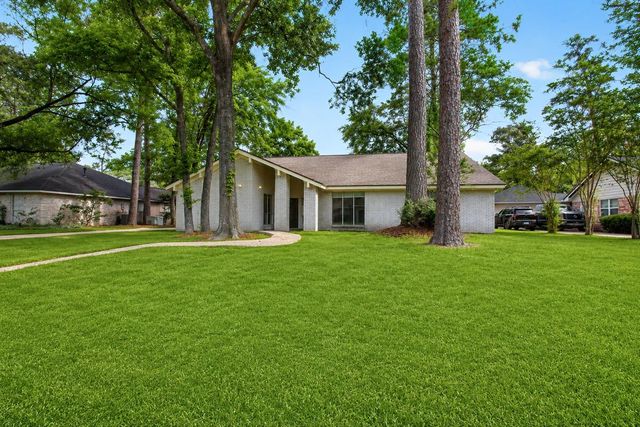 1927 Hidden Creek Drive, Kingwood, TX 77339