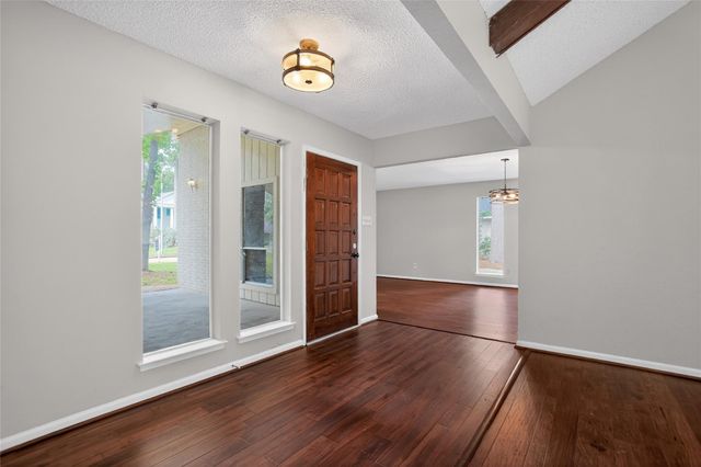 1927 Hidden Creek Drive, Kingwood, TX 77339