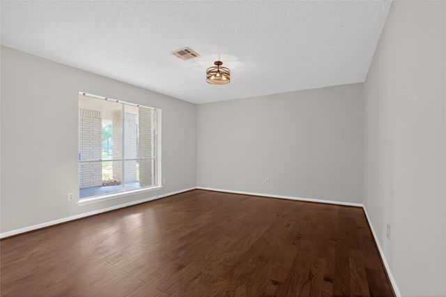 1927 Hidden Creek Drive, Kingwood, TX 77339